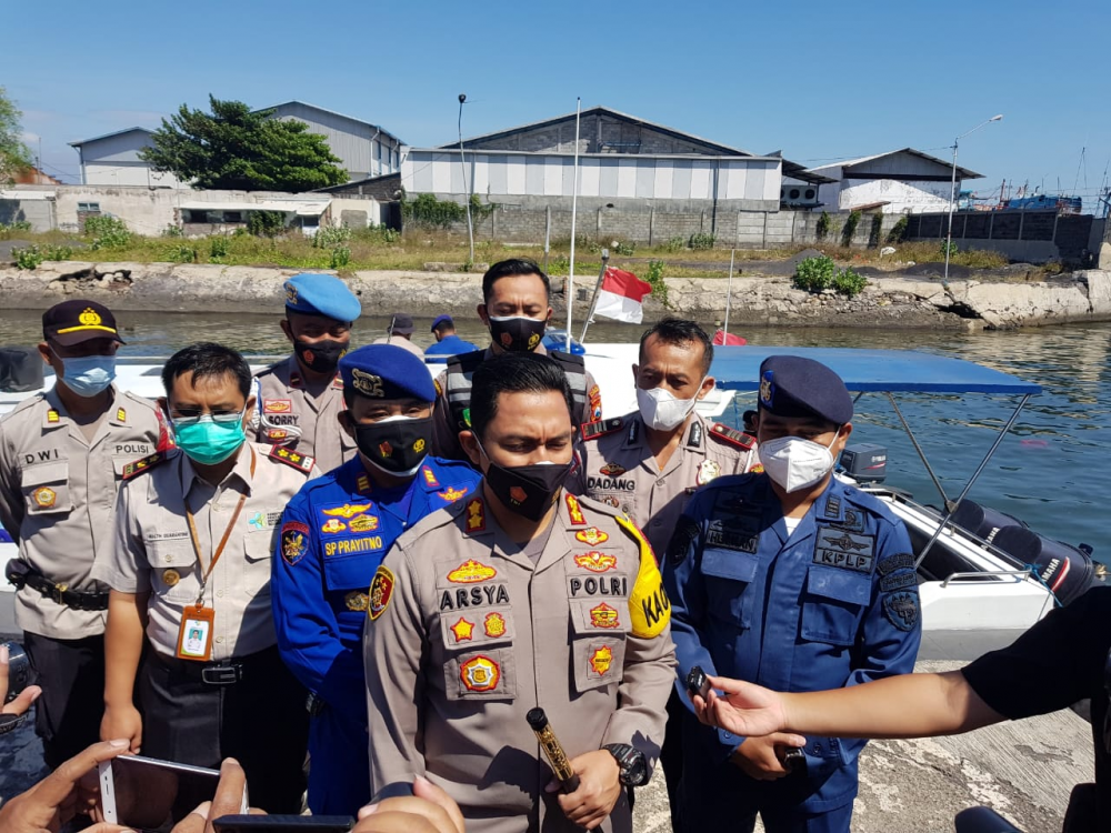 PERLANCAR PROGRAM VAKSINASI NASIONAL, KSOP KELAS IV PROBOLINGGO TURUT  SERTA DALAM GERAI VAKSINASI TERAPUNG DI WILAYAH PELABUHAN TANJUNG TEMBAGA PROBOLINGGO