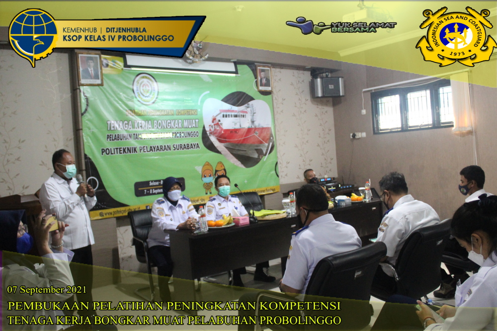 KSOP KELAS IV PROBOLINGGO BEKERJA SAMA DENGAN POLTEKPEL SURABAYA GELAR PELATIHAN PENINGKATAN KOMPETENSI TKBM PELABUHAN PROBOLINGGO