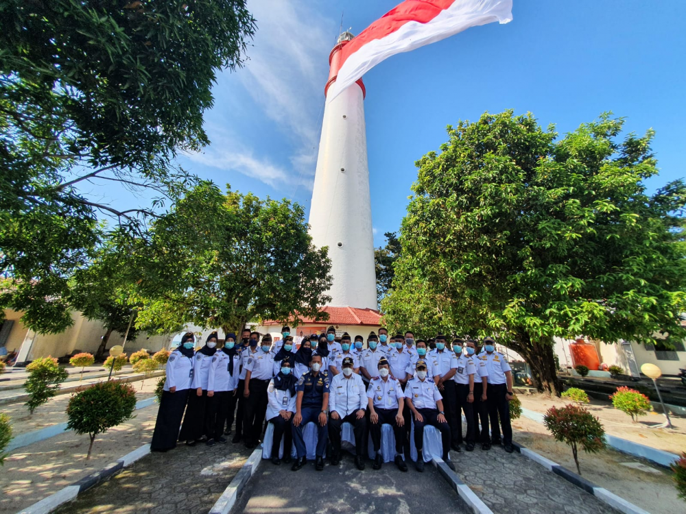 MERIAHKAN HARI MENARA SUAR, DISTRIK NAVIGASI PALEMBANG GELAR "UPACARA DI MENARA SUAR TG. KALIAN"