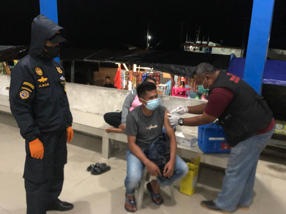 Tim Satgas dan Petugas Penyelenggara Pelabuhan Kelas II Babang Lakukan Pengetatan di Pelabuha Kupal