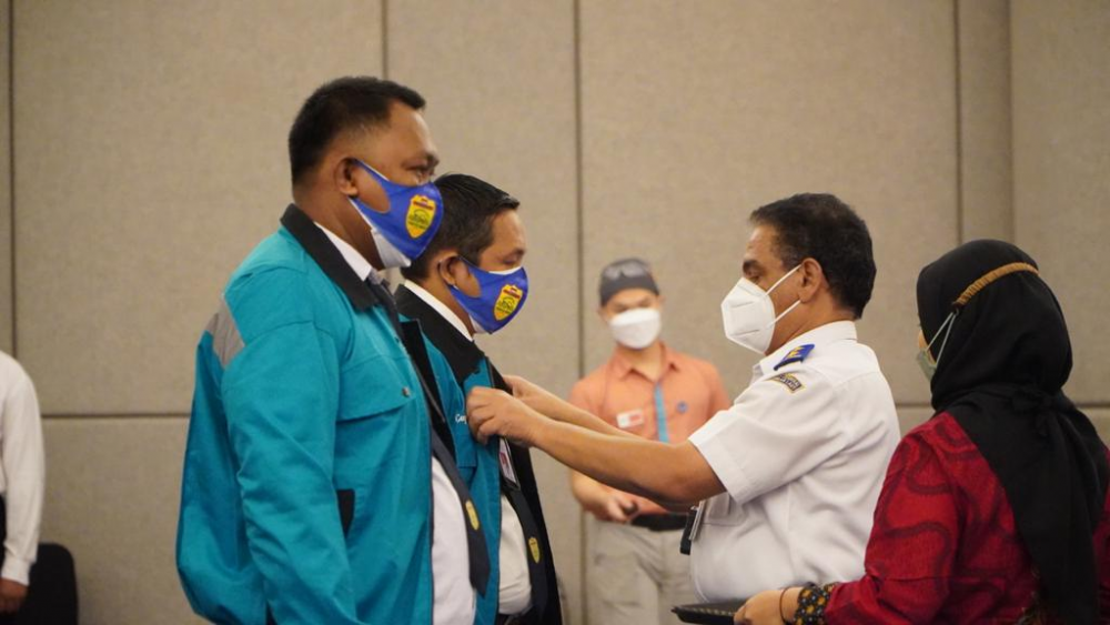 PERKUAT PENGAWASAN KAPAL ASING, KEMENHUB KUKUHKAN 19 PEJABAT PEMERIKSA KAPAL ASING (PSCO)