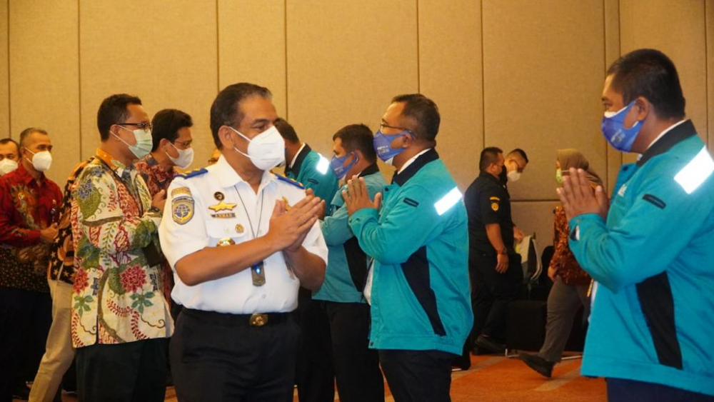 PERKUAT PENGAWASAN KAPAL ASING, KEMENHUB KUKUHKAN 19 PEJABAT PEMERIKSA KAPAL ASING (PSCO)