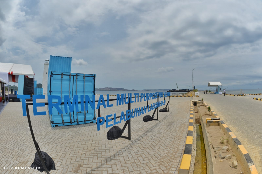 Presiden Resmikan Terminal Multipurpose Wae Kelambu Pelabuhan Labuan Bajo