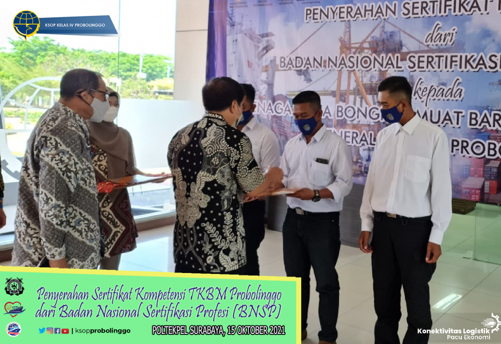 Penyerahan Sertifikat Keahlian TKBM Probolinggo dari BNSP