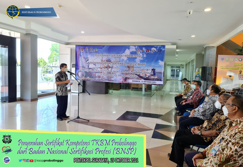 Penyerahan Sertifikat Keahlian TKBM Probolinggo dari BNSP