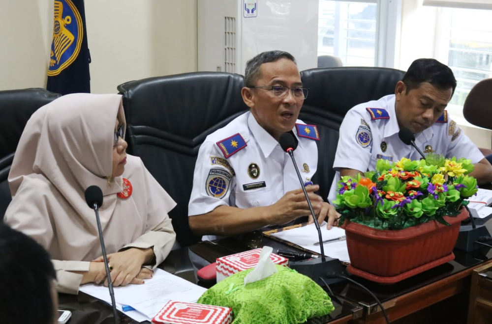 Kantor Otoritas Pelabuhan Utama Makassar melaksanakan rapat persiapan kedatangan Kapal Pesiar MS. Coral Adventure Voy 002