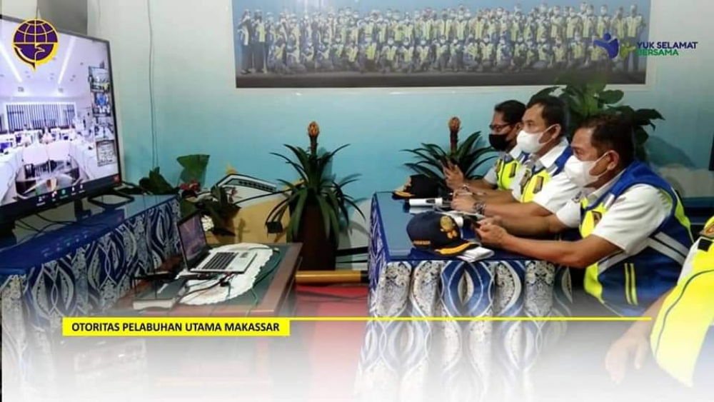 Makassar, 10 Mei 2021-- Kantor Otoritas Pelabuhan Utama Makassar melaksanakan rapat evaluasi pelaksanaan pengendalian transportasi selama masa idulfitri 1442H melalui video conference di Posko P3KL Pelabuhan Makassar.