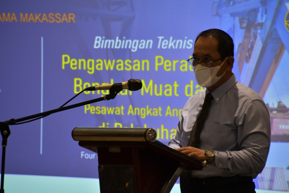 Senin, 26 Juli 2021  Otoritas Pelabuhan utama Makassar menggelar bimbingan teknis pengawasan peralatan bongkar muat dan pesawat angkat angkut di Pelabuhan. Kegiatan tersebut digelar di Hotel Four Point’ Makassar, Jalan Andi Djemma Kota Makassar