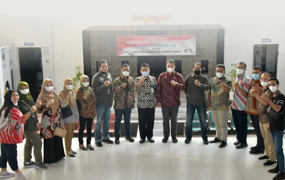 Kantor Kesyahbandaran dan Otoritas Pelabuhan Pare-pare mengadakan kunjungan Studi Banding ke Kantor Otoritas Pelabuhan Utama Makassar dalam upaya peningkatan mutu tim Social Media Response Team (SMRT)