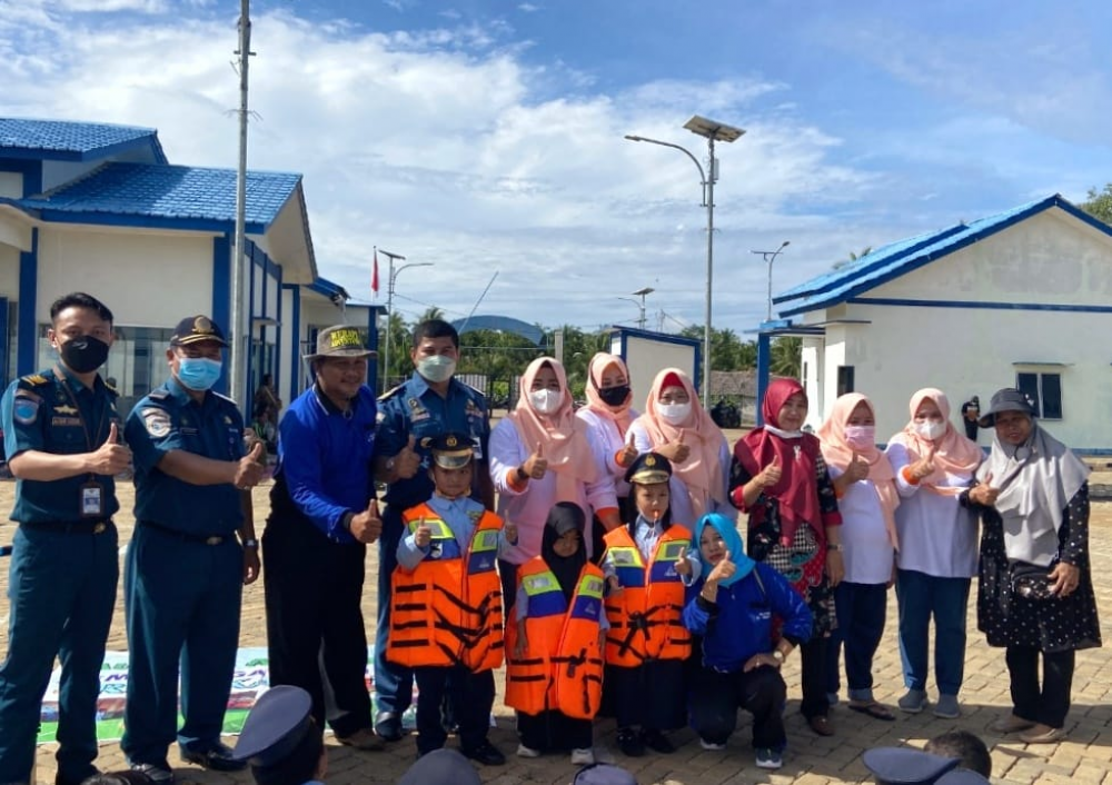 TINGKATKAN BUDAYA BACA SEJAK DINI, KEMENHUB LAUNCHING PROGRAM SUDUT BACA DI PADANG TIKAR