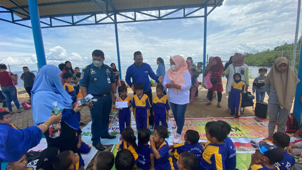TINGKATKAN BUDAYA BACA SEJAK DINI, KEMENHUB LAUNCHING PROGRAM SUDUT BACA DI PADANG TIKAR