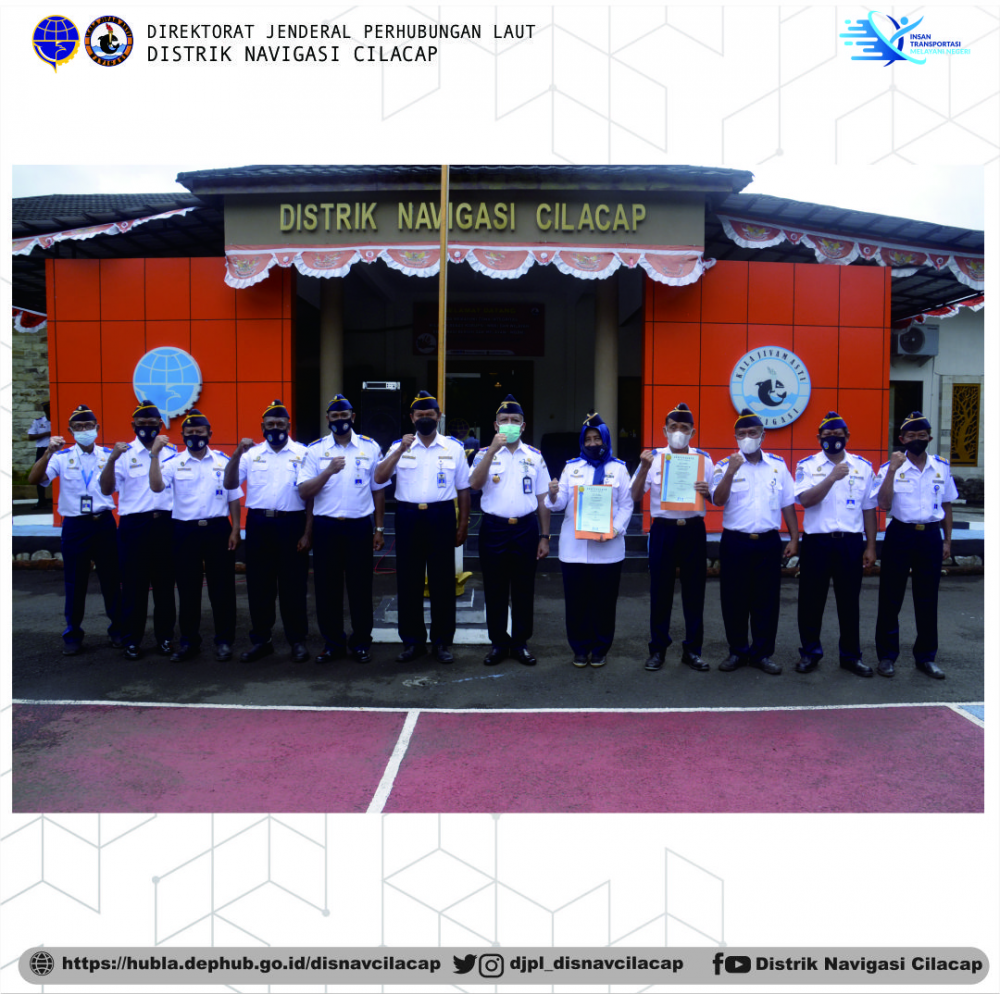Apel Pagi Distrik Navigasi Kelas III Cilacap dan Penyerahan Sertifikat ISO 9001:2015 Secara Simbolis