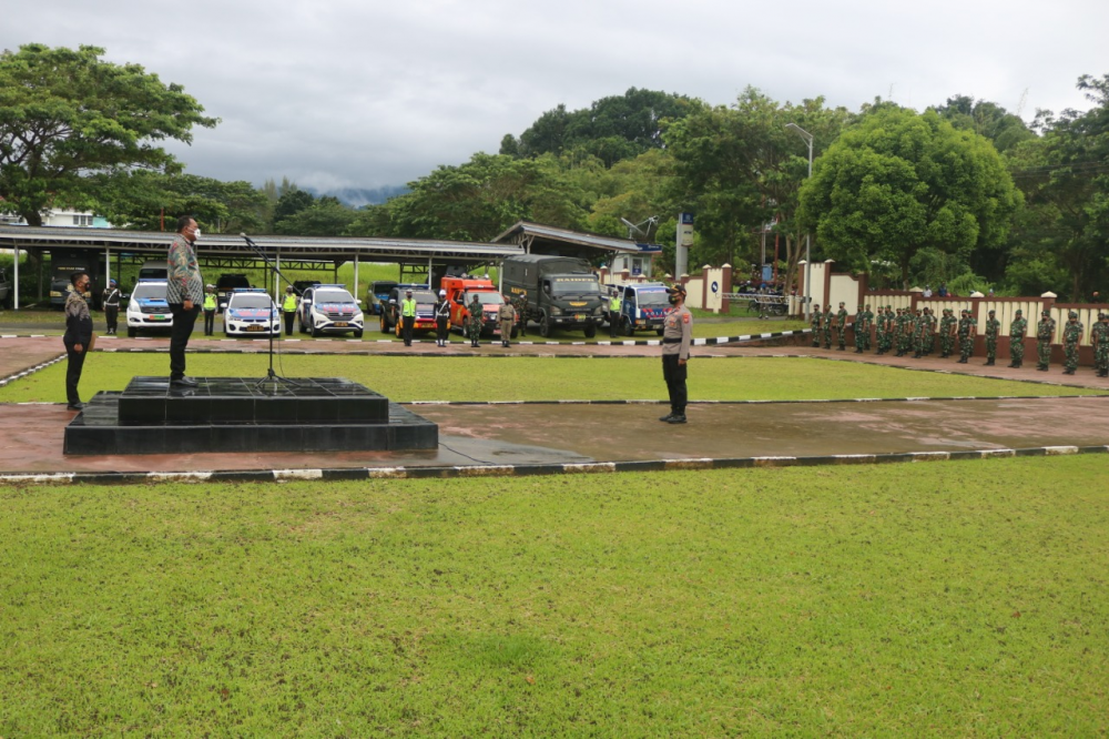KEPALA KANTOR UPP KELAS II BABANG HADIRI APEL GELAR PASUKAN OPERASI LILIN KIERAHA 2021 DI POLRES HALSEL