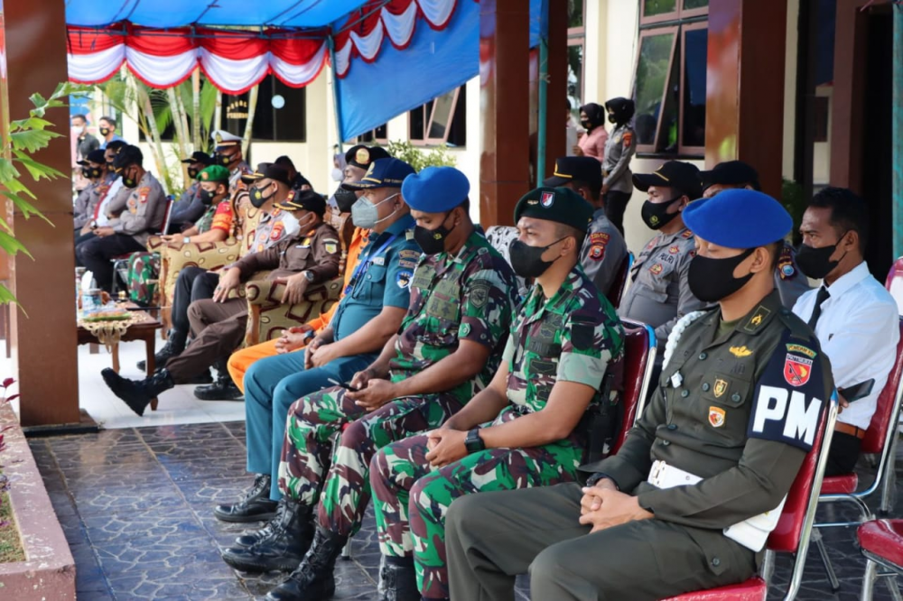 KEPALA KANTOR UPP KELAS II BABANG HADIRI APEL GELAR PASUKAN OPERASI LILIN KIERAHA 2021 DI POLRES HALSEL