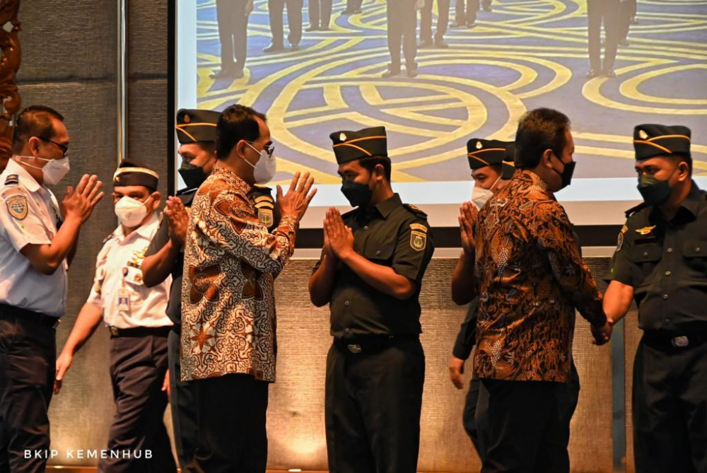 Sinergi Tingkatkan Keselamatan dan Cegah Ilegal Fishing *Menhub Kukuhkan 34 Pegawai KKP Menjadi Syahbandar Pelabuhan Perikanan*