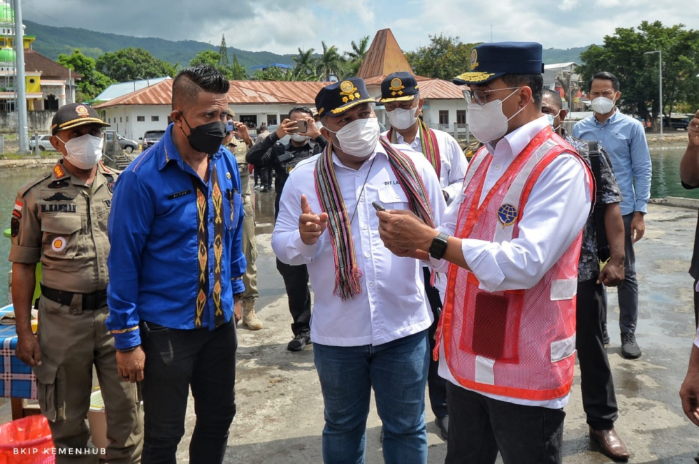 Kinerja Kapal Tol Laut  *Menhub Instruksikan Percepat Waktu Sandar dan Optimalisasi Layanan Digital*