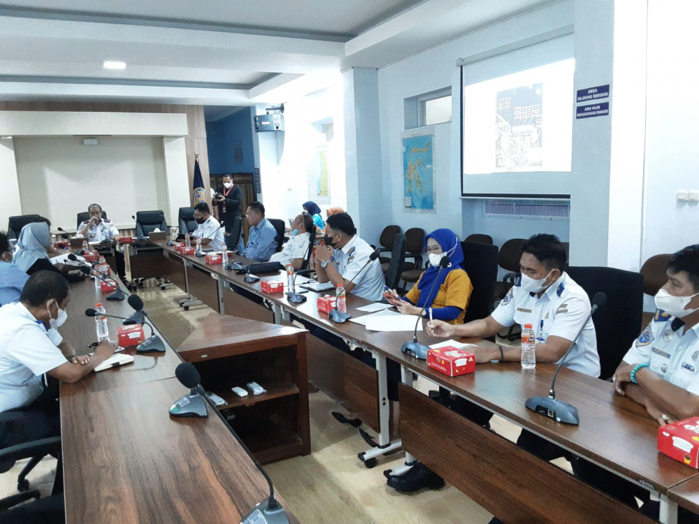 Rapat Koordinasi Kegiatan Bongkar Pupuk Urea Kapal MV. Golden Rejeki