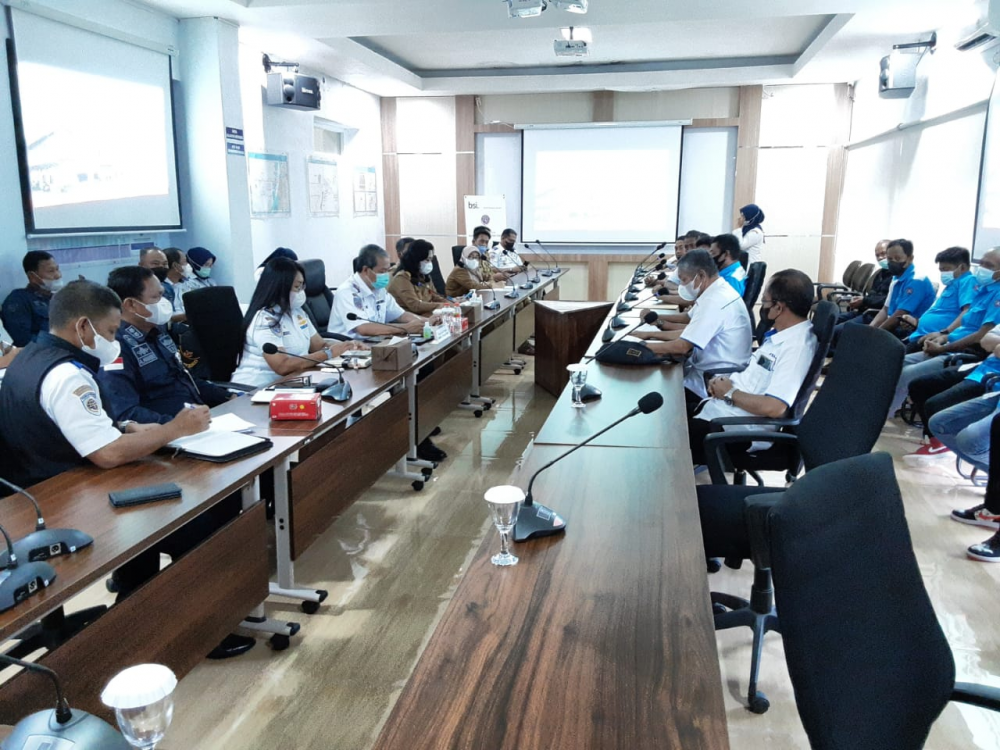 Rapat Audiensi Penataan Dan Pembinaan Koperasi TKBM Pelabuhan Makassar
