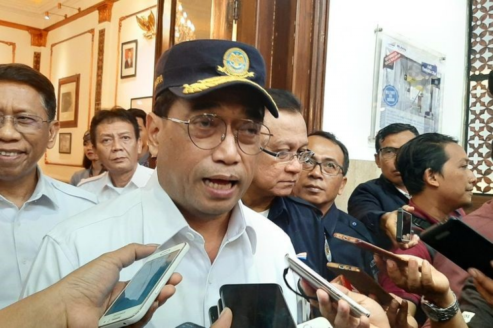 BIAYA ANGKUT LEBIH MURAH, MENHUB BUDI KARYA AJAK PELAKU USAHA MANFAATKAN TOL LAUT