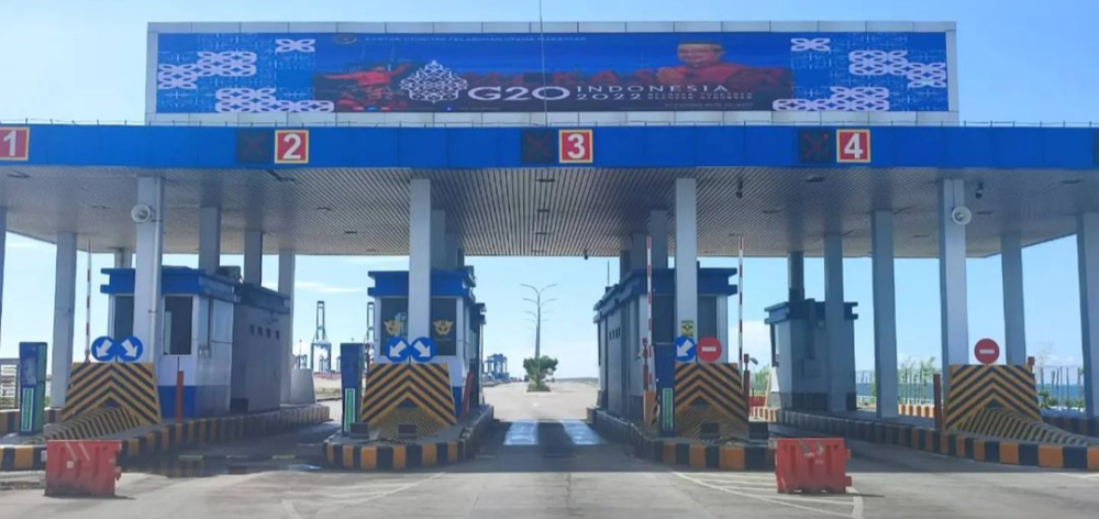 Kantor Otoritas Pelabuhan Utama Makassar&nbsp;bersama PT. Pelindo Regional 4, siap serta berkomitmen menyukseskan dan menyemarakkan KTT G20 Thn 2022 dengan pemasangan Spanduk, Umbul-Umbul & Baliho