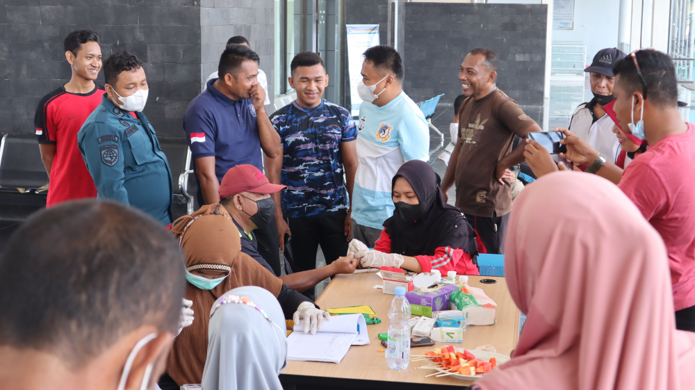 SENAM GERMAS DAN PEMERIKSAAN KESEHATAN GRATIS DI PELABUHAN BABANG