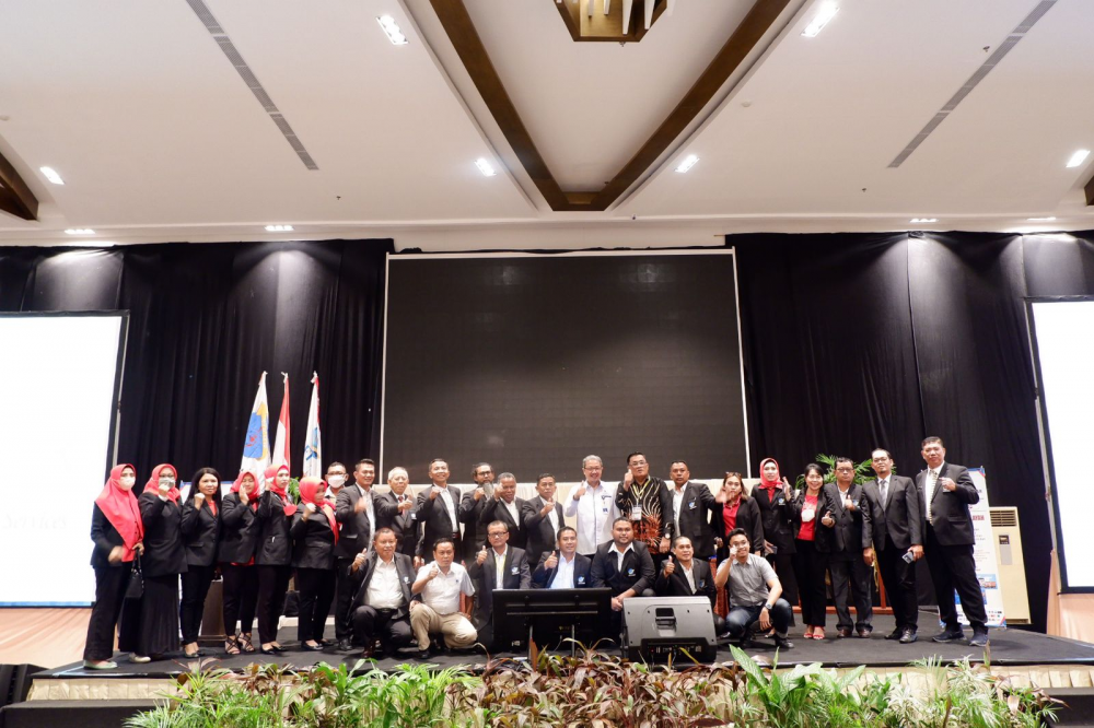 Peran ALFI Dalam Percepatan Pemulihan Ekonomi Berbasis Digitalisasi dan Reformasi Birokrasi Transportasi Di Hotel Claro Makassar