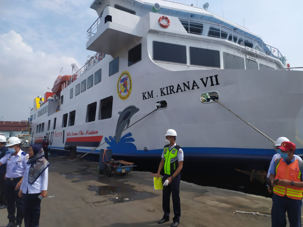 TIM UJI PETIK DITJEN HUBLA PERIKSA KAPAL PENUMPANG  DI PELABUHAN TANJUNG PERAK