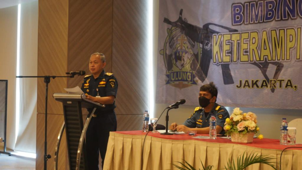 DALAM RANGKA PENGAWASAN KEAMANAN PELAYARAN, KEMENHUB TINGKATKAN KETERAMPILAN MENEMBAK ANGGOTA KPLP DI LAPANGAN
