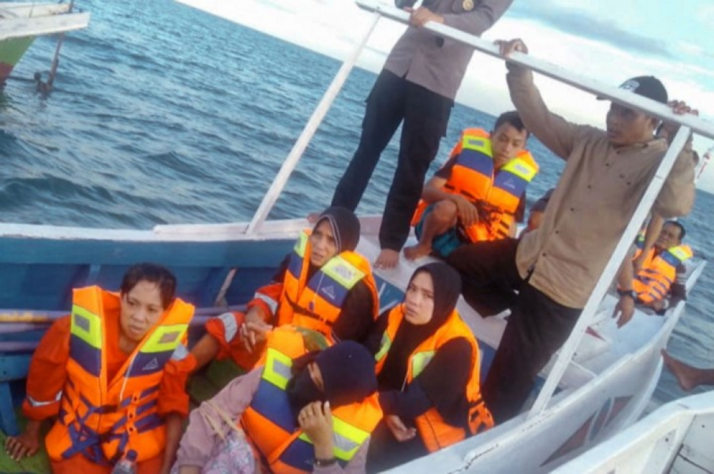 DITJEN HUBLA BANTU EVAKUASI DAN PROSES PENCARIAN KORBAN TENGGELAMNYA KMN LADANG PERTIWI 02 DI MAKASSAR