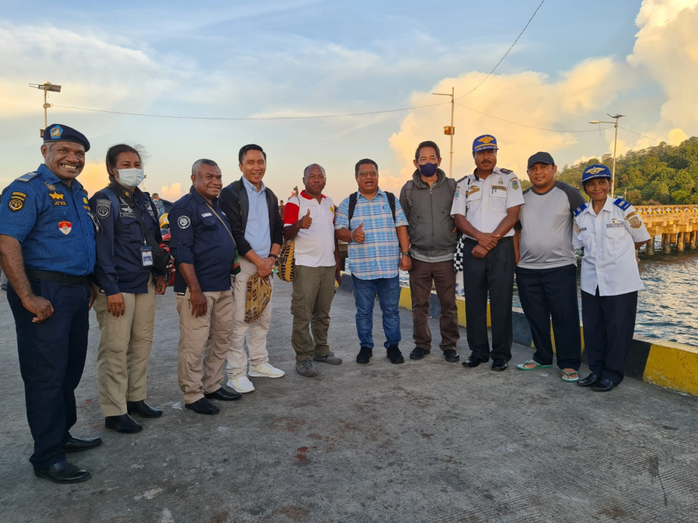 JELANG  SIDANG SINODE GKI DI WAROPEN PAPUA, KEMENHUB KERAHKAN 9 KAPAL PERINTIS
