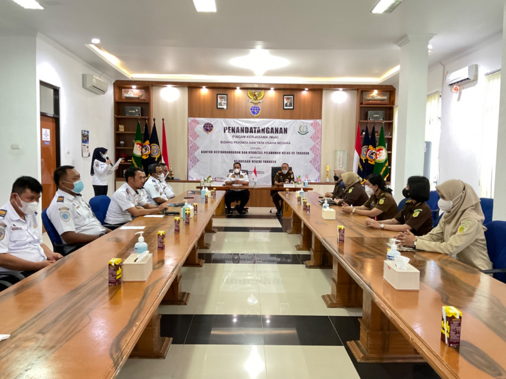 Penandatanganan MOU Antara Kejaksaan Negri Tarakan dengan Kantor Kesyahbandaran dan Otoritas Pelabuhan Kelas III Tarakan