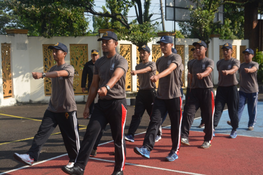 BINTALSIK (Bimbingan Mental dan Fisik) Petugas Keamanan/ Security Distrik Navigasi Cilacap