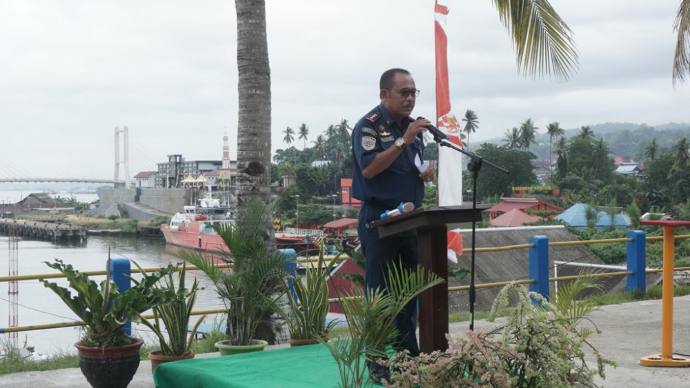 DORONG PEREKONOMIAN DAN PRODUKTIVITAS MASYARAKAT, KEMENHUB LIBATKAN RATUSAN WARGA DALAM PROGRAM PADAT KARYA DI KENDARI