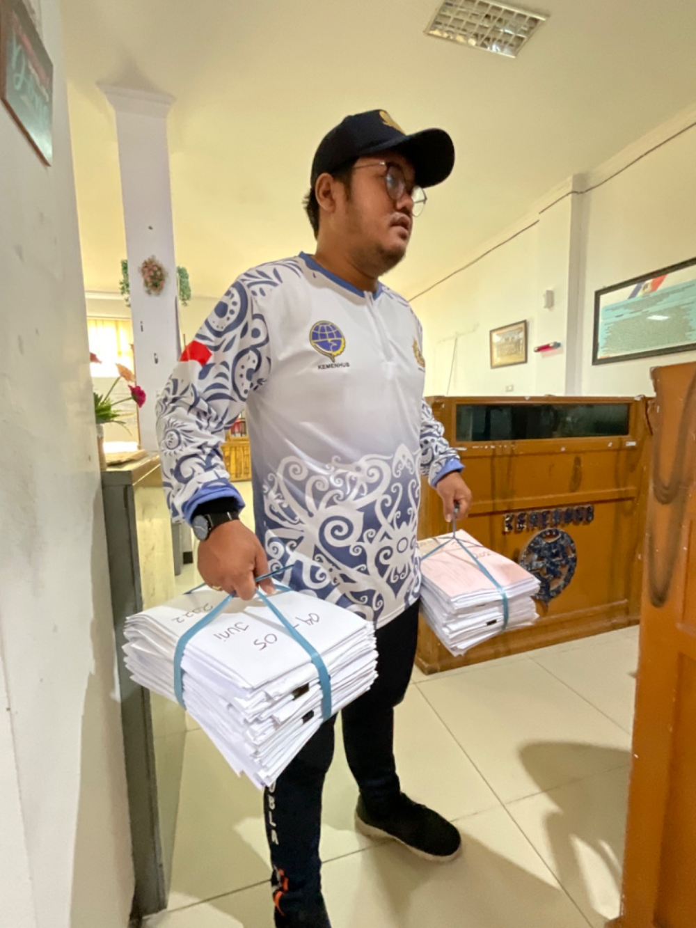 Jumat Bersih Merapikan Ruang Kerja