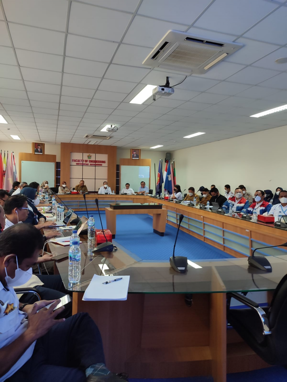 Focus Group Discussion (FGD) Penyusunan Roadmap Pelabuhan Makassar Menuju Pelabuhan Kelas Dunia