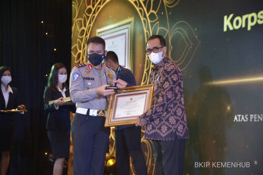 Kemenhub Beri Penghargaan Berbagai Pihak Pendukung Mudik 2022
