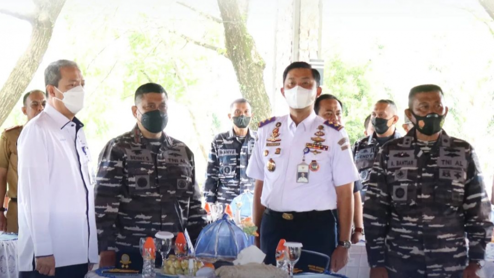 Coffee Morning Bersama Unsur Maritim, Pemerintah Dan Swasta Di Gazebo Pantai Jalaria Lantamal VI Makassar