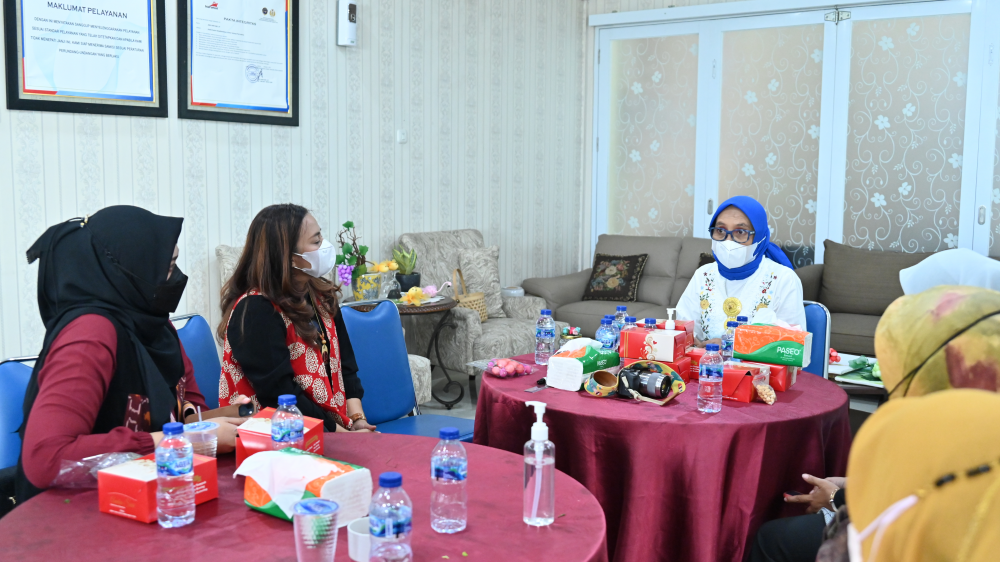 Pertemuan Rutin dan Pelatihan Prakarya Dharma Wanita Persatuan Kantor Kesyahbandaran Utama Tanjung Priok