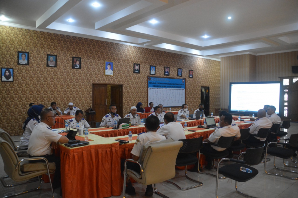 Rapat Evaluasi Kinerja dan Persiapan Padat Karya Gel.III TA 2022 Distrik Navigasi Cilacap