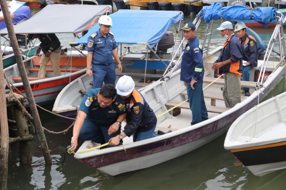 KEMENHUB BUKA GERAI PENERBITAN PAS KECIL GRATIS BAGI KAPAL TRADISIONAL DI BAWAH GT 7 DI PELABUHAN BATAM