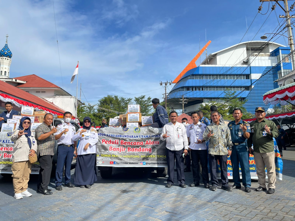 UPT DITJEN HUBLA WILAYAH SULSEL DAN SULBAR SALURKAN BANTUAN KORBAN BANJIR BANDANG PARIGI MOUTONG
