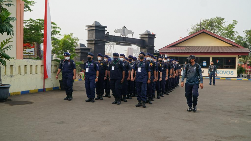 PERKUAT PENJAGAAN KESELAMATAN DAN KEAMANAN PELAYARAN, KEMENHUB BEKALI AWAK KAPAL PATROLI KPLP DENGAN KETERAMPILAN MENEMBAK