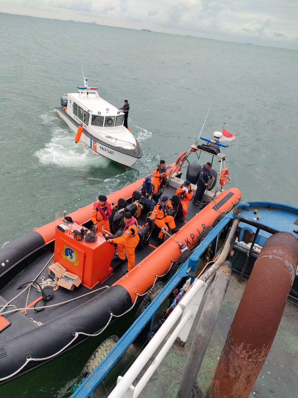 KEMENHUB EVAKUASI TUG BOAT SUMBER JAYA ALAM YANG KANDAS DI PERAIRAN SELAT RIAU