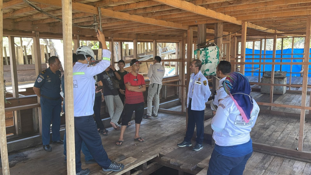 KESELAMATAN PELAYARAN RAKYAT, KEMENHUB LAKUKAN MONITORING DAN EVALUASI DI BULUKUMBA