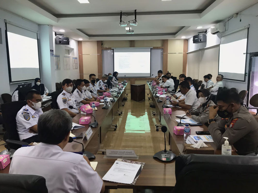 Rapat Pembahasan Penerapan STID (Single Truck Indentification Data) Di Pelabuhan Makassar