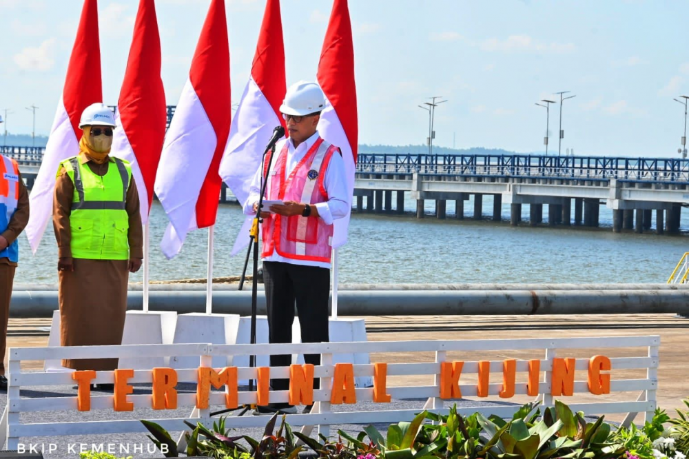 Peningkatan Daya Saing Produk Unggulan Presiden Joko Widodo Resmikan Terminal Kijing Pelabuhan Pontianak