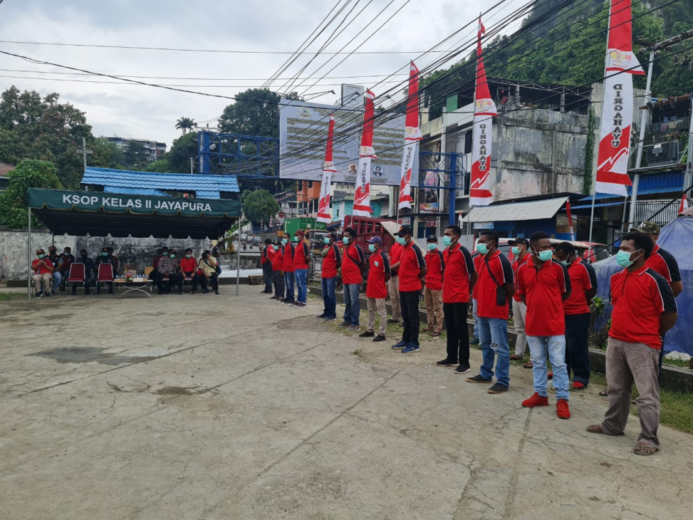 MERIAHKAN HUT RI KE 77 DI PAPUA, KEMENHUB GELAR BERBAGAI KEGIATAN YANG MELIBATKAN MASYARAKAT SEKITAR