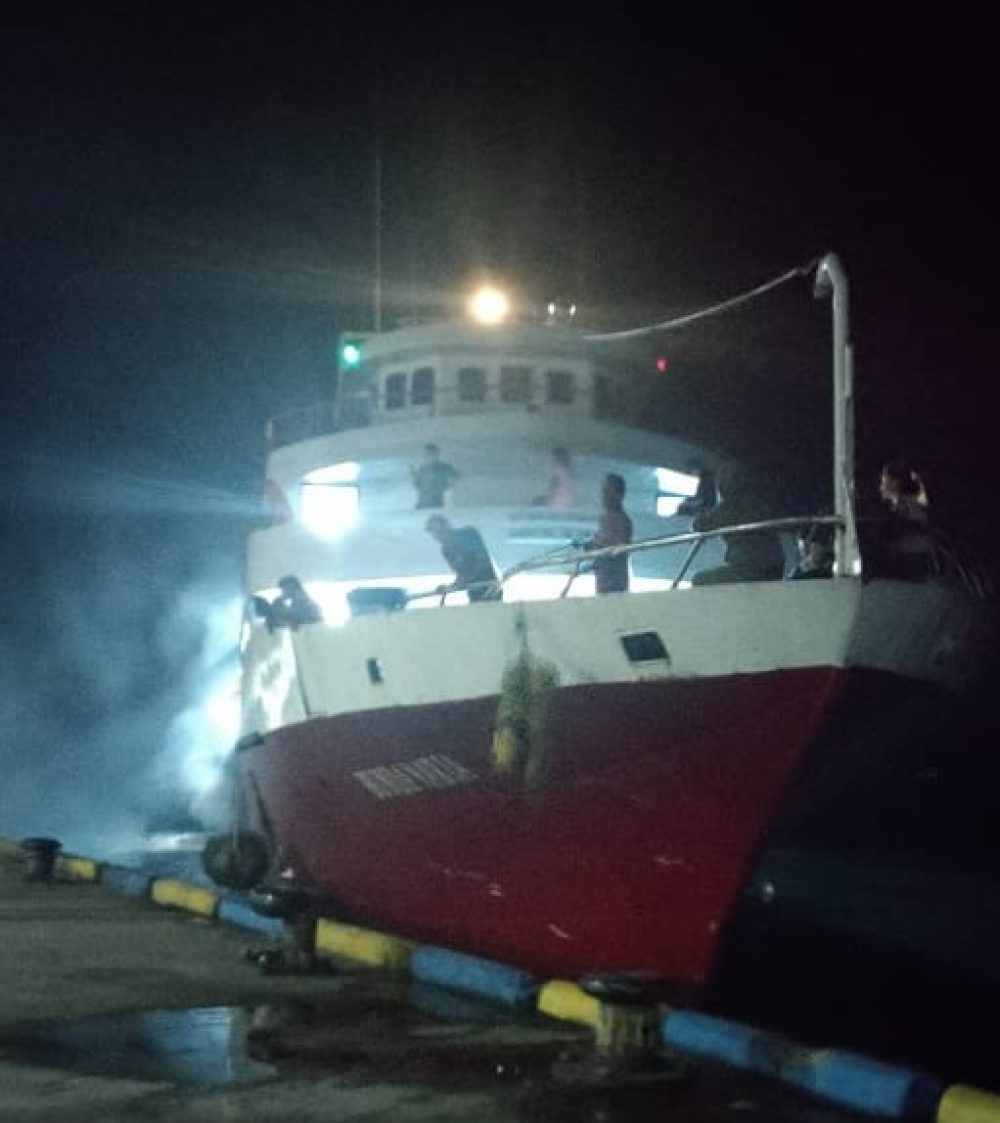 BERTOLAK DARI PELABUHAN BABANG (BACAN), KM. BUNDA MARIA TIBA DI TERNATE DENGAN SELAMAT