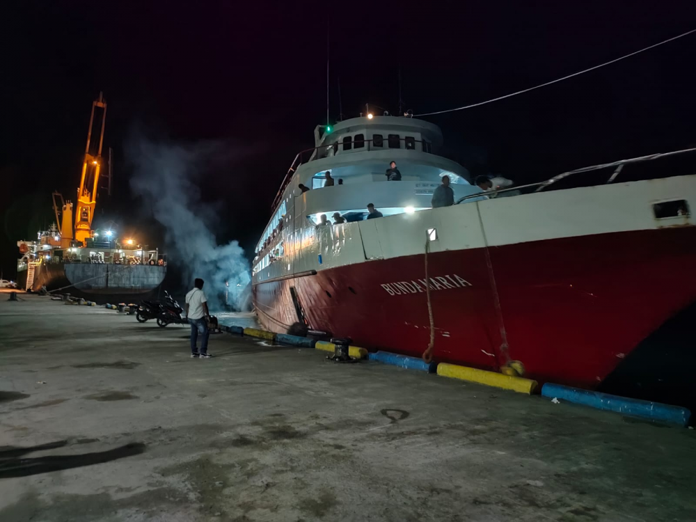 236 PENUMPANG BERTOLAK DARI PELABUHAN BABANG (BACAN) MENUJU TERNATE DENGAN KM. BUNDA MARIA
