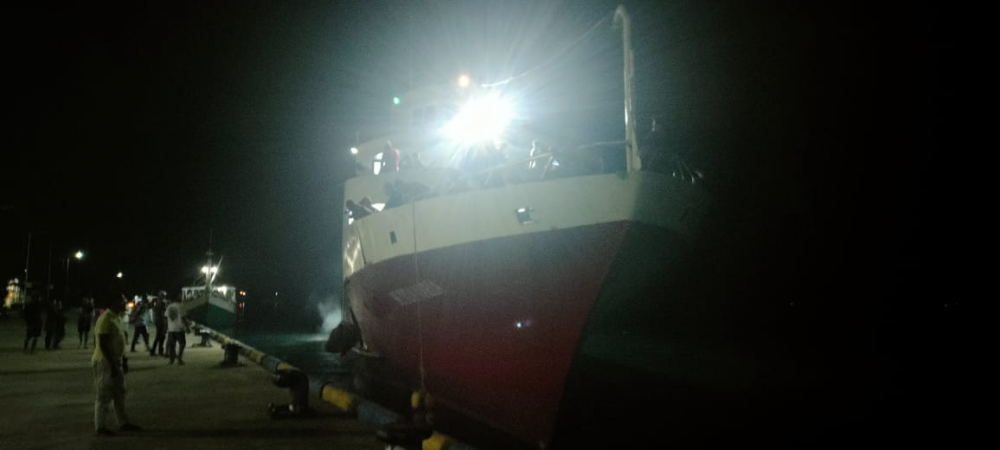 MUAT 246 PENUMPANG, KM. BUNDA MARIA BERTOLAK DARI PELABUHAN BABANG MENUJU TERNATE